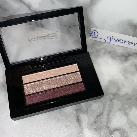 NWOB Fabulous Three Veluxe Pearlfushion Shadow Trio Palette